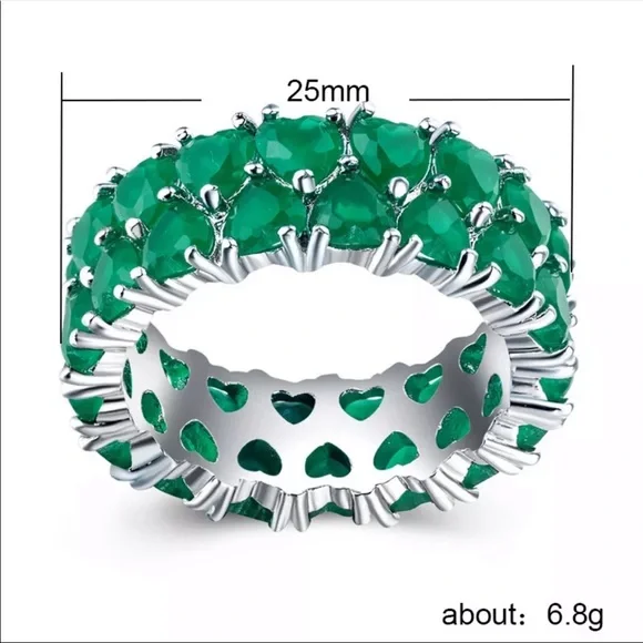 New Luxury 925 Silver Beautiful Hearts Emerald Band Ring - Picture 2 of 2